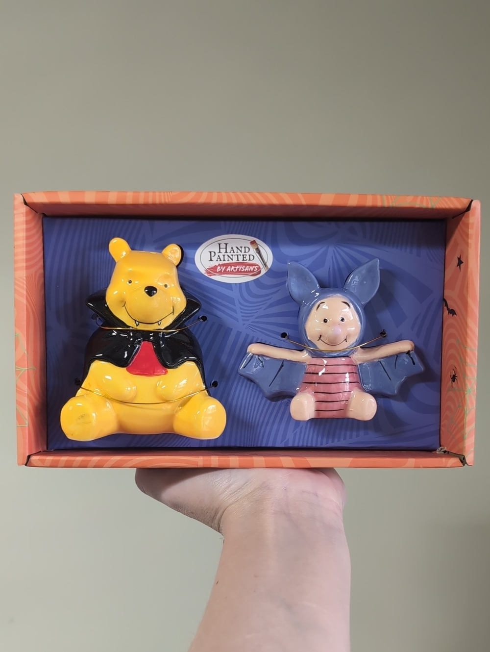 Disney Winnie The Pooh Halloween Pooh Bear + Piglet Ceramic Salt& Pepper Shakers